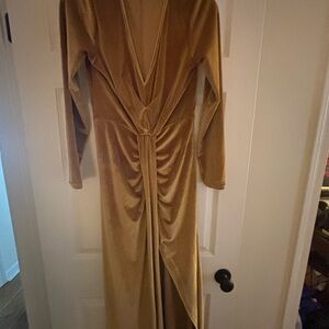 Elegant Gold Long Sleeve Dress
